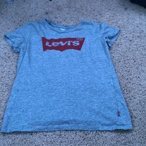 Levi’s size S t shirt